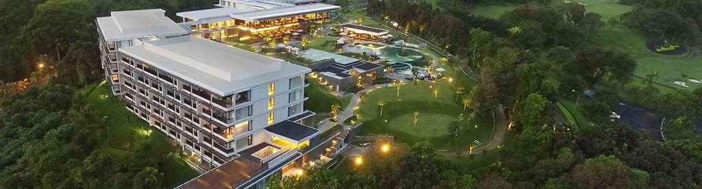 Royal Tulip Gunung Geulis Resort&Golf Bogor Exterior foto